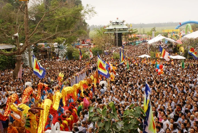 :Lễ hội Quan Thế Âm năm 2010